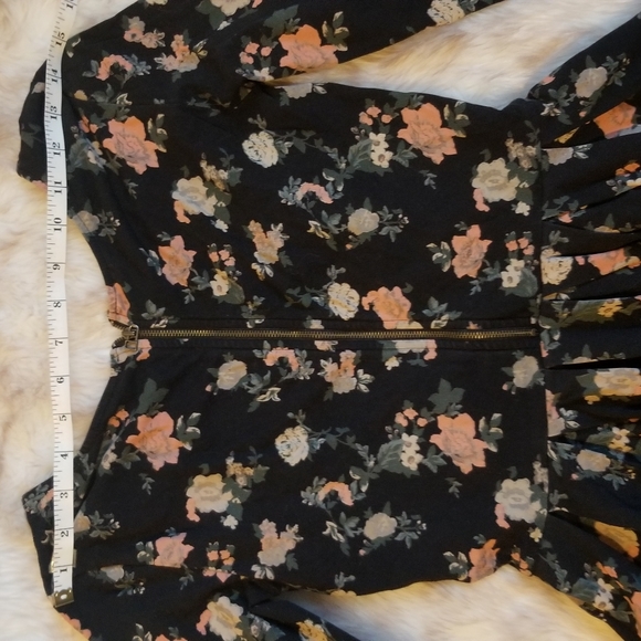 Aritzia Floral Dress - Picture 6 of 6